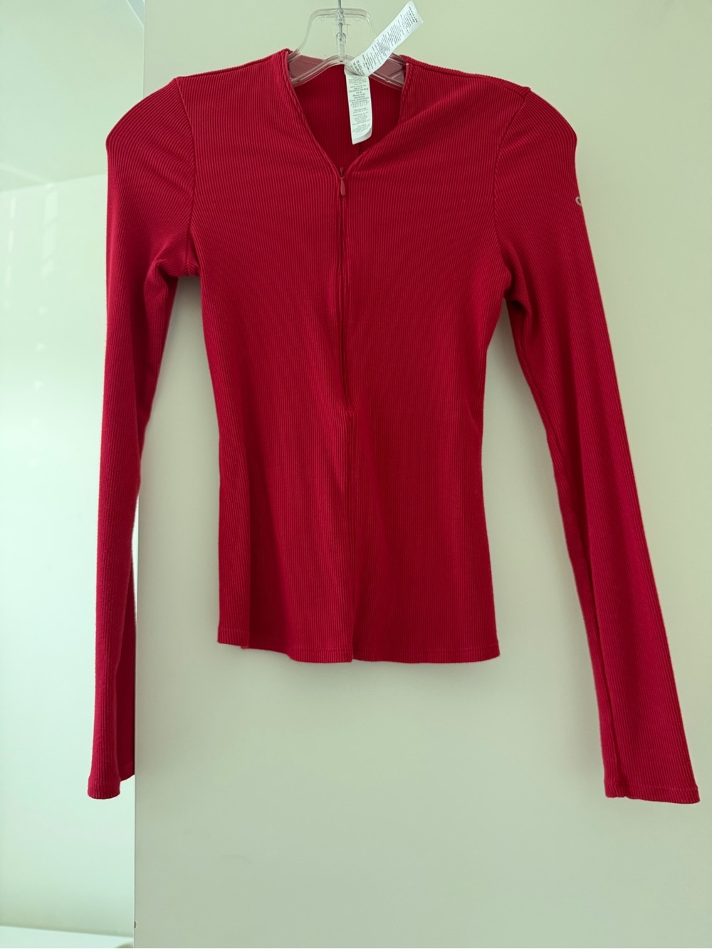 Alo Long Sleeve Ribbed Zip-Front Top - Red